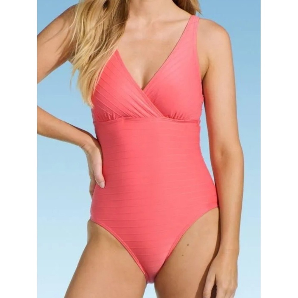 Lands' End Coral Pink Ribbed V-Neck One-Piece Swimsuit, Size M, NWT‎